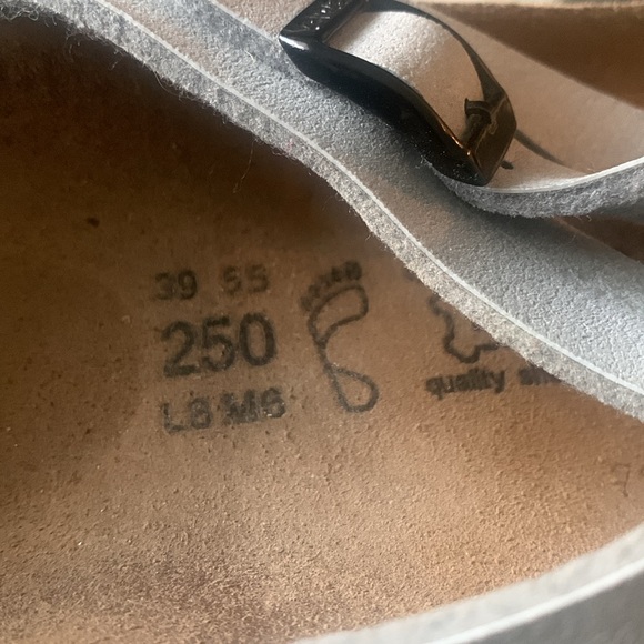 Never worn before Birkenstock sandals with toe strap - Picture 5 of 7